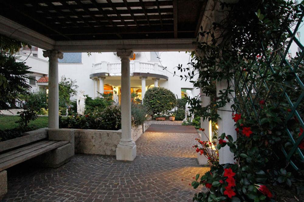 Park Hotel Cellini Lido di Jesolo Exterior foto